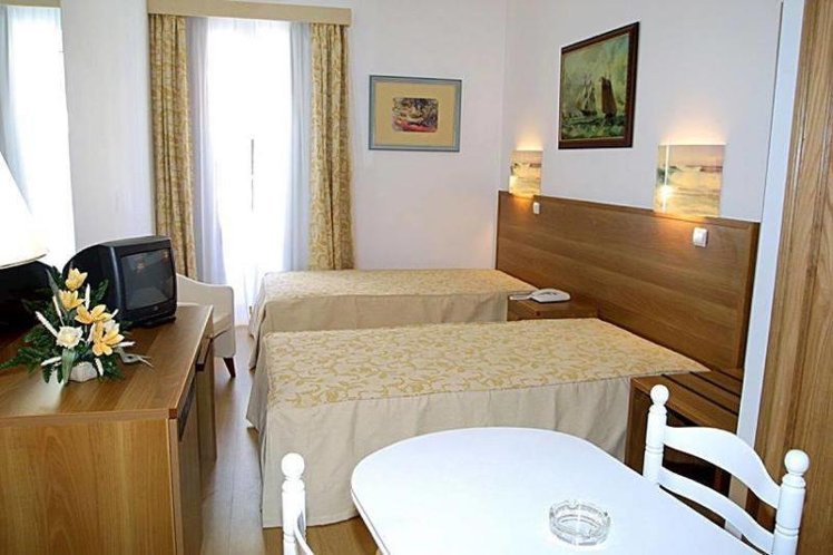 SINGLE STANDARD Room