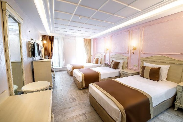 TRIPLE STANDARD Room