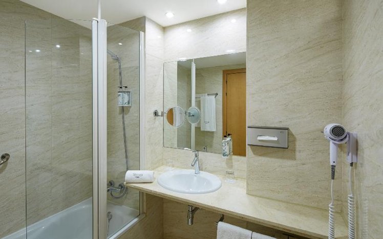 DOUBLE SINGLE USE STANDARD Room