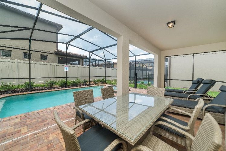 HOME SIX BEDROOMS WITH PRIVATE POOL Room
