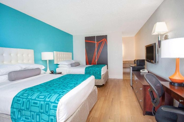 Howard Johnson by Wyndham Airport Florida Mall