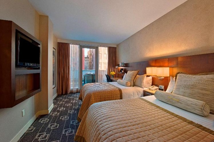 QUADRUPLE SUPERIOR Room