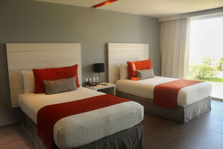 DOUBLE DELUXE TWO BEDS Room