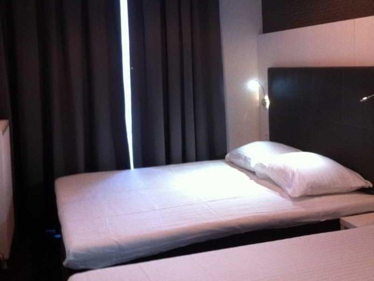 TRIPLE BASIC Room