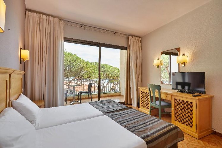QUADRUPLE STANDARD Room