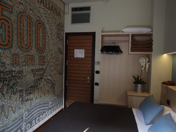 DOUBLE STANDARD Room