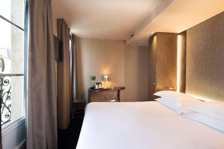 DOUBLE STANDARD Room