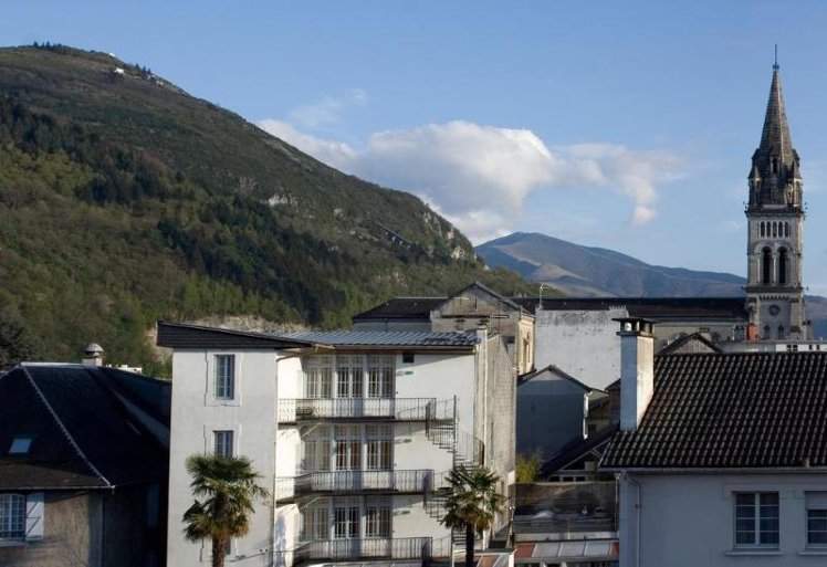 Majestic Lourdes