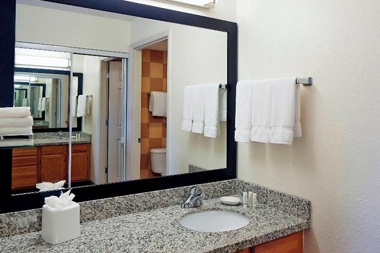 SUITE Accessible-Queen Size Bed Room