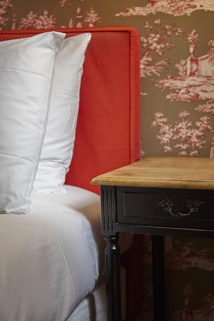DOUBLE SUPERIOR QUEEN BED Room