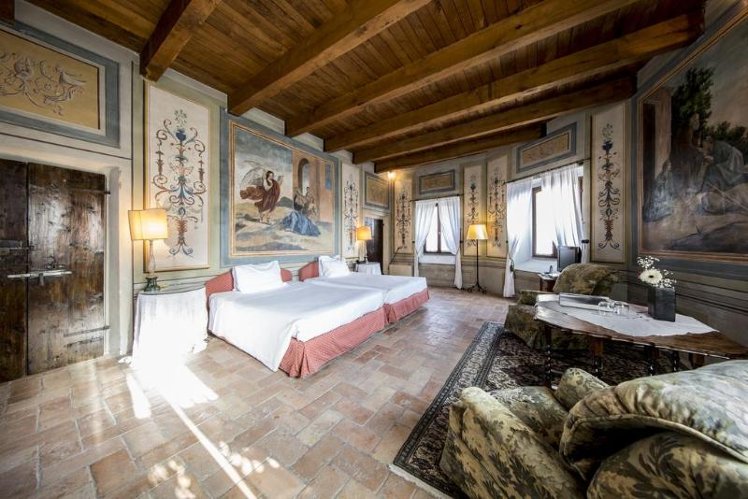 JUNIOR SUITE CLASSIC Room