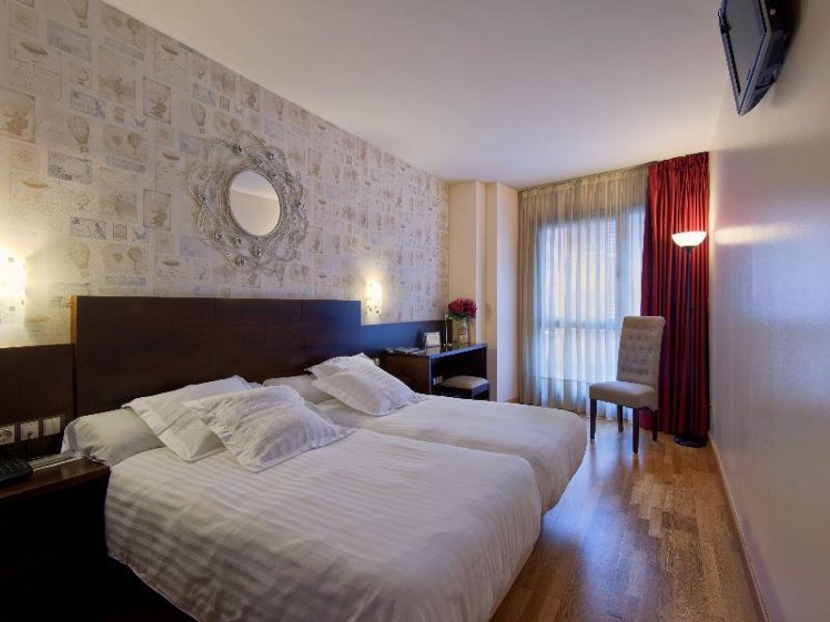 DOUBLE STANDARD Room