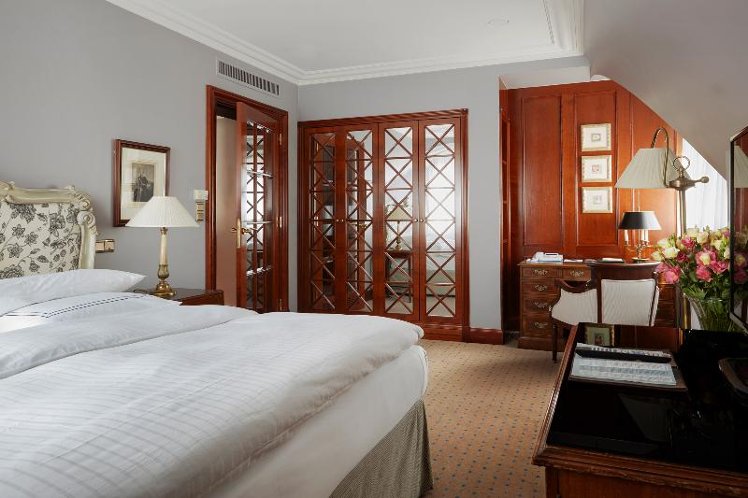 DOUBLE GRAND DELUXE Room
