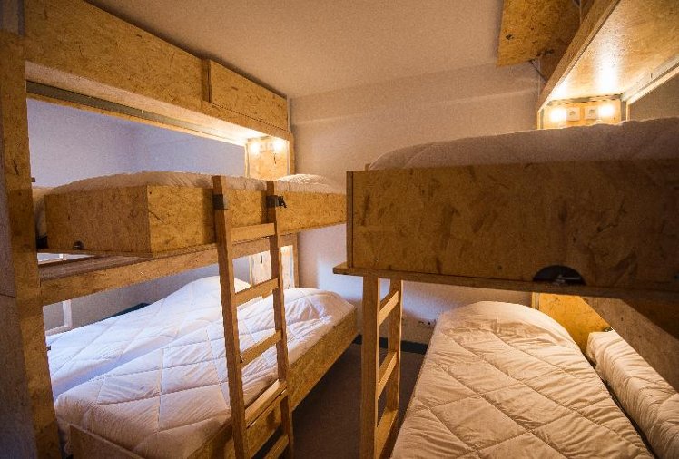 Bed in dormitory CAPACITY 8 Room