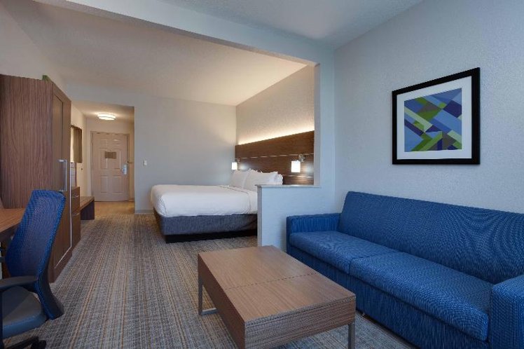 DOUBLE KING SIZE BED Room
