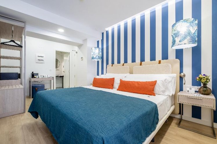 DOUBLE SINGLE USE STANDARD Room