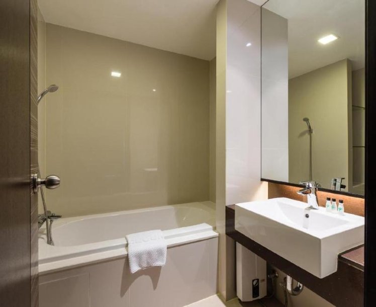 SUITE ONE BEDROOM ONE BATHROOM Room