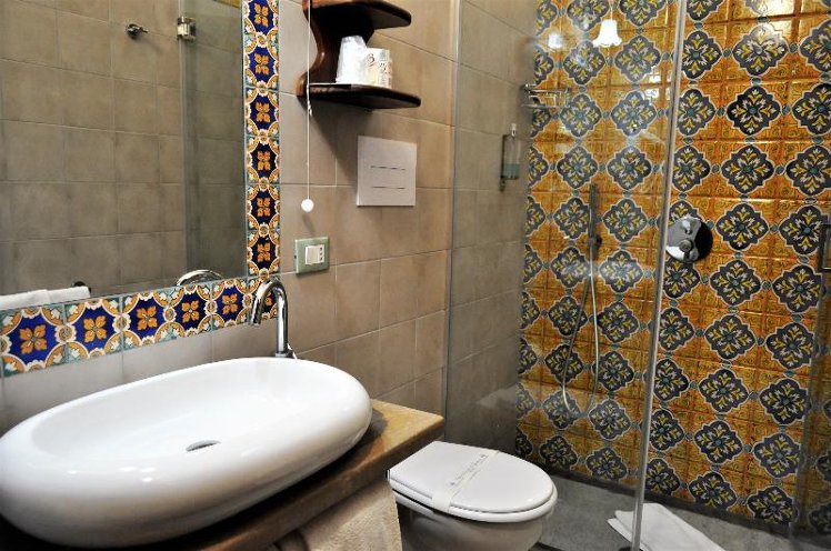 DOUBLE STANDARD Room