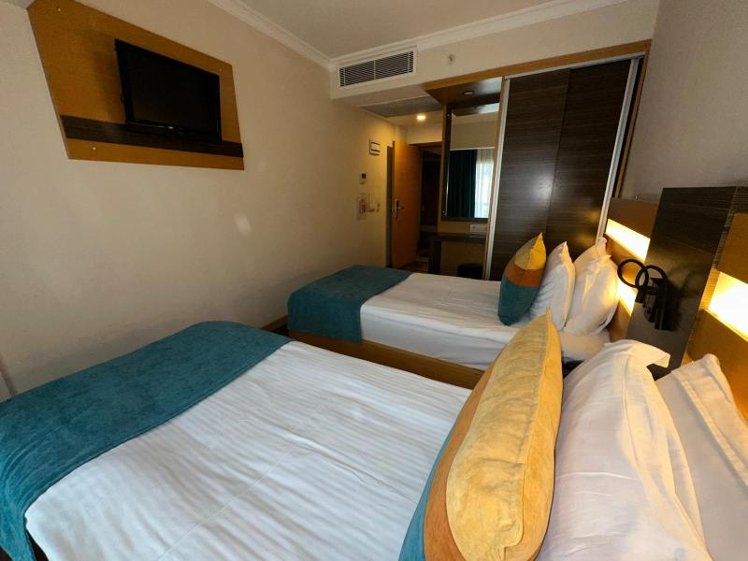 TWIN LAND VIEW Room