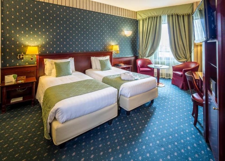 DOUBLE PREMIER KING BED Room