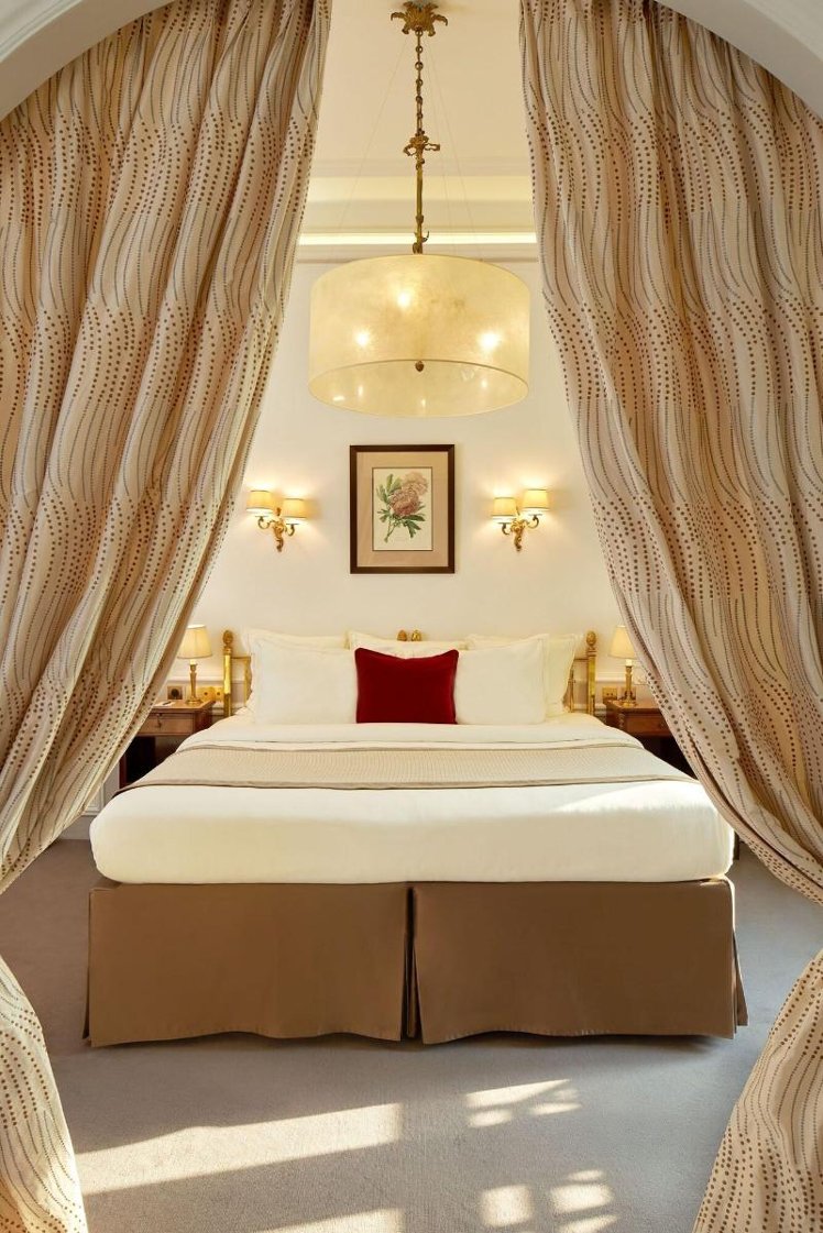 SUITE KING SIZE BED Room