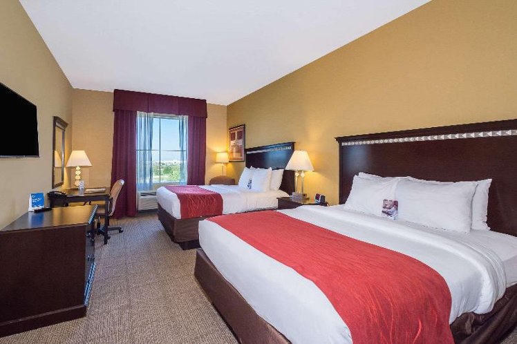 DOUBLE TWO QUEEN BEDS Room