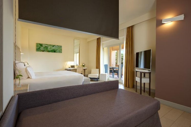 TRIPLE STANDARD Room