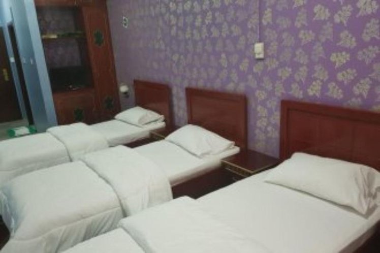 TRIPLE STANDARD Room