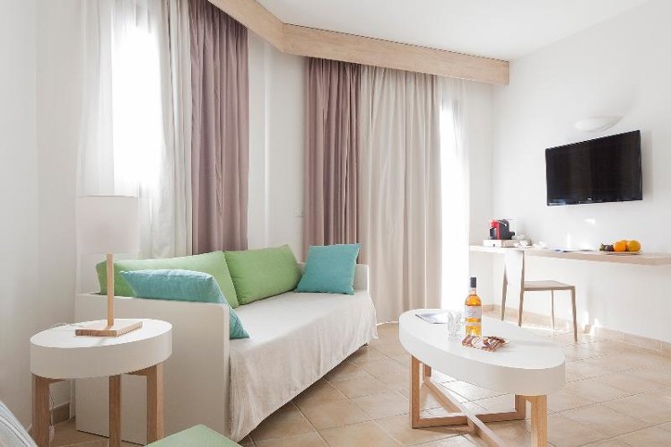 TRIPLE SUPERIOR Room