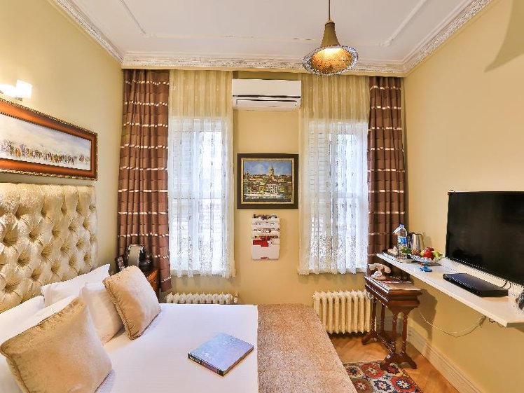 DOUBLE SUPERIOR Room