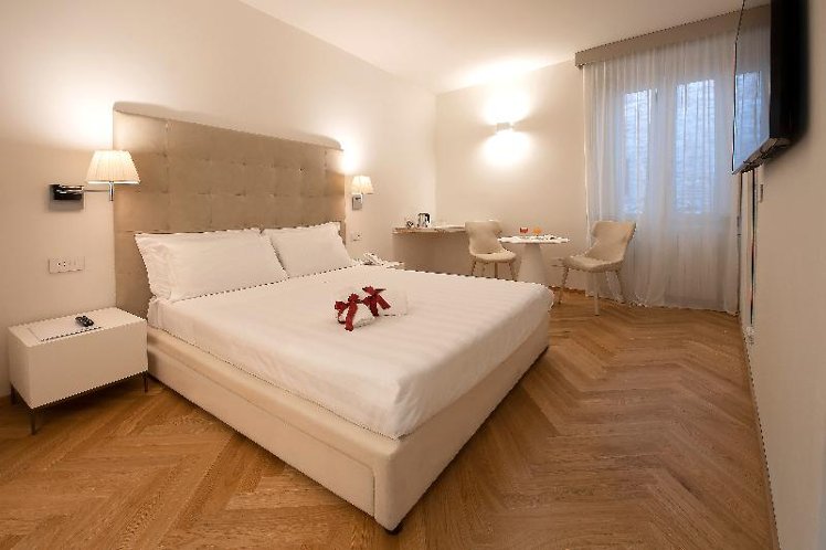 DOUBLE SINGLE USE EXECUTIVE Room