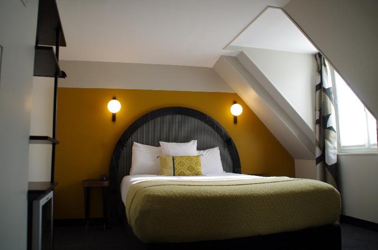 DOUBLE SUPERIOR Room