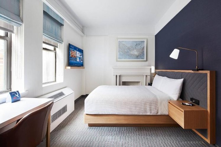 DOUBLE KING SIZE BED Room