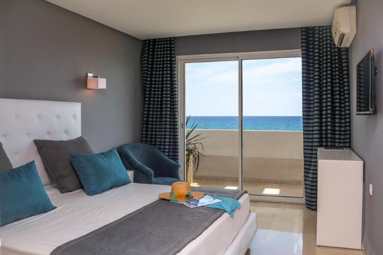 QUADRUPLE SEA VIEW Room