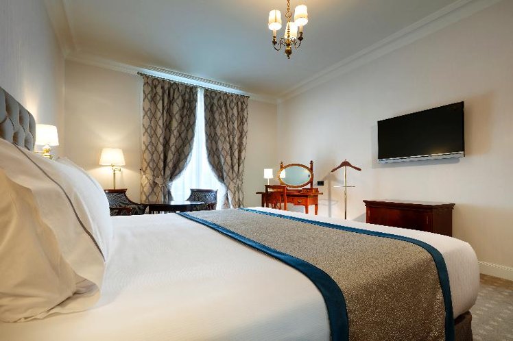 DOUBLE SUPERIOR Room
