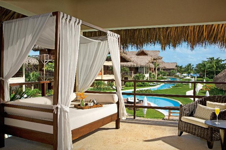 JUNIOR SUITE POOL VIEW Room