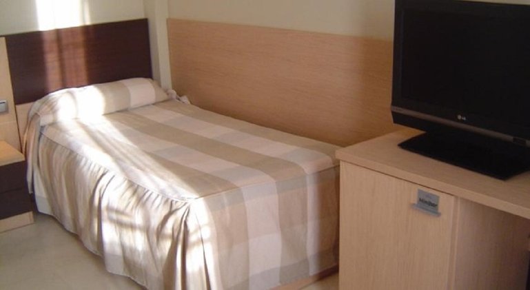 SINGLE STANDARD Room