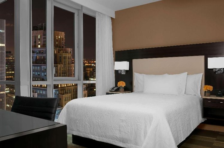 DOUBLE QUEEN SIZE BED Room