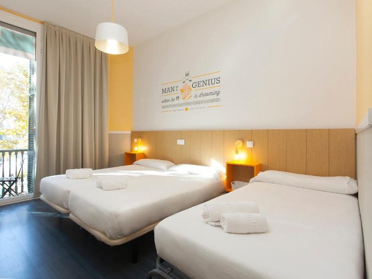 TRIPLE STANDARD Room