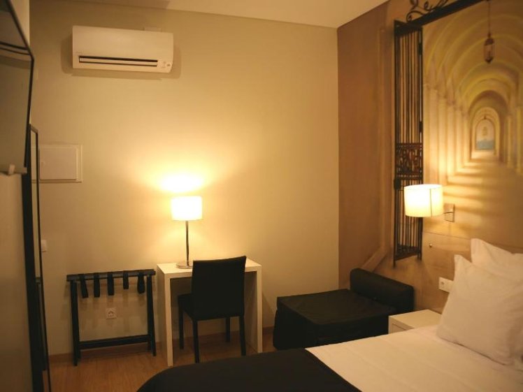 TRIPLE STANDARD Room