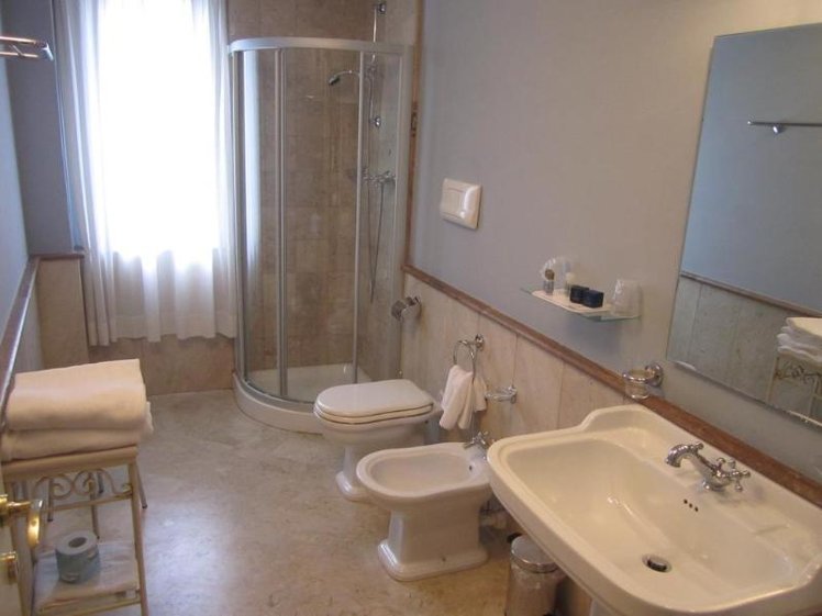 TWIN STANDARD Room
