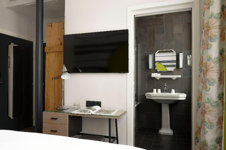 TRIPLE SUPERIOR Room