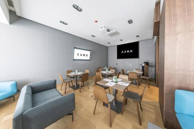Cubo Hotel