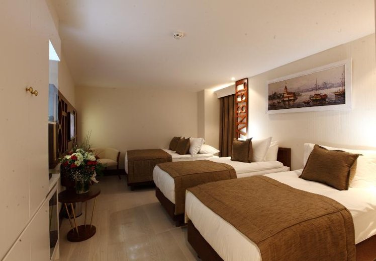 TRIPLE STANDARD Room