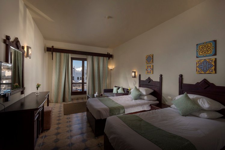 DOUBLE POOL VIEW Room