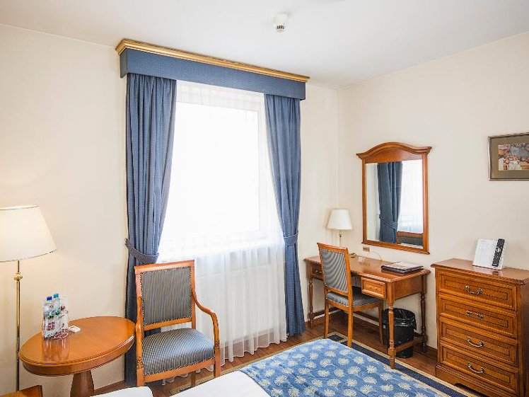 DOUBLE STANDARD Room