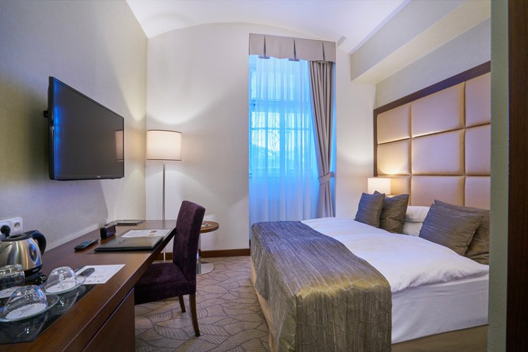DOUBLE STANDARD Room