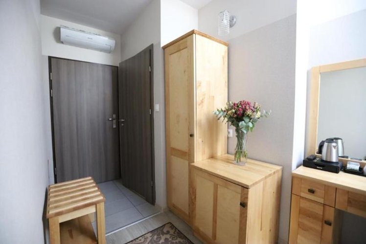 SINGLE BASIC Room