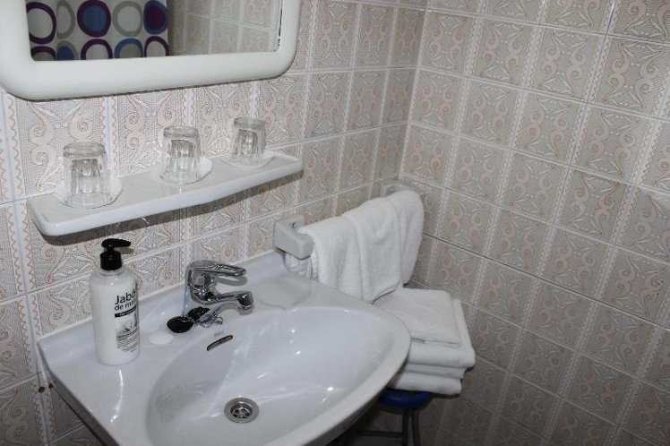 SINGLE STANDARD Room