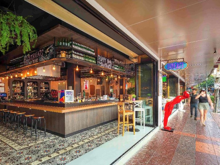 Bar